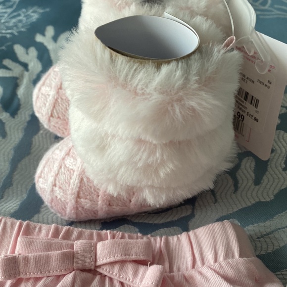 Baby Girl Shorts & Booties - Picture 6 of 6